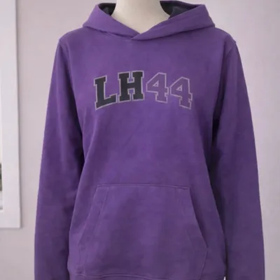 Pull mercedes - 14 ans